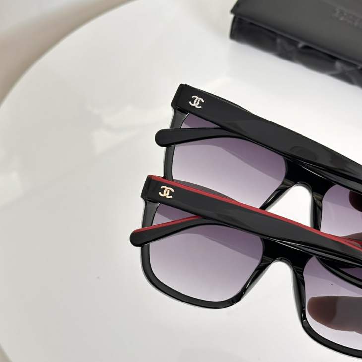 Picture of Chanel Sunglasses _SKUfw79479096fw